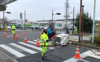 安全パト 多摩モノレール通り 車線・片側交互通行規制（八王子多摩営業所）