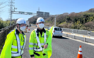 安全パト 小田原厚木道路下り線走行車線規制（平塚営業所）