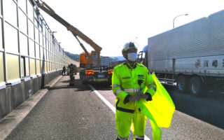 安全パト 東名高速道路上り線走行車線規制（御殿場営業所）