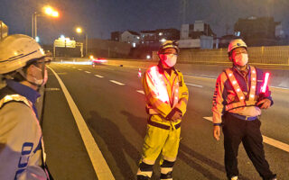 所長パト 京葉道路上り線車線規制（葛西営業所）