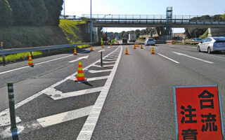 安全パト 東名高速道路上り線走行車線規制（御殿場営業所）