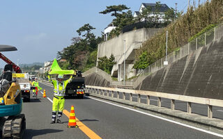 設置パト 西湘バイパス下り線走行車線規制（平塚営業所）