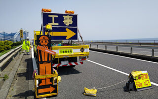 所長パト 西湘バイパス上り線走行車線規制（平塚営業所）