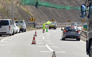 安全パト 中央自動車道上り線走行車線規制（甲府営業所）