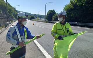 安全パト 東名高速道路上り線走行車線規制（御殿場営業所）