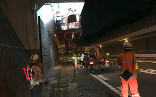 所長パト 横浜横須賀道路下り線走行車線規制（横浜町田営業所）