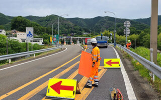 所長パト 中央自動車道上下線片側交互通行規制（八王子維持営業所）