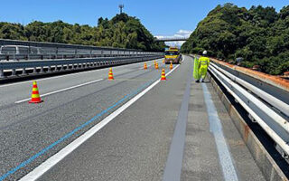 支社長パト 東名高速道路上り線走行車線規制（沼津営業所）