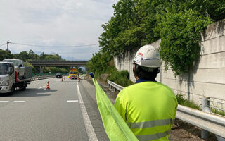 安全パト 中央自動車道上り線走行車線規制（甲府営業所）