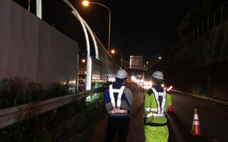 安全パト 京葉道路上り線車線規制（葛西営業所）