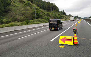 安全パト 新東名高速道路上り線追越車線規制（静岡営業所）