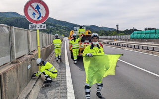 設置パト 上信越自動車道上り線走行車線規制（佐久営業所）