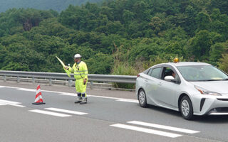 所長パト 上信越道上り線走行車線規制（佐久営業所）