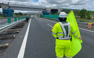 安全パト 東関東自動車道下り線追越車線規制（千葉営業所）