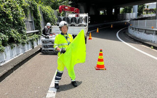 所長パト 中央自動車道上り線路肩規制（吉祥寺営業所）