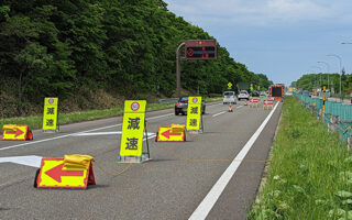 所長パト 道央自動車道上下線対面通行規制（江別営業所）