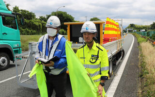 設置パト 東名高速道路上り線追越車線規制（沼津営業所）