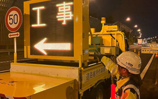 所長パト 東名高速道路上り線追越車線規制（厚木営業所）