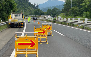 所長パト 中央自動車道上り線走行車線規制（大月営業所）