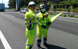 設置パト 関越自動車道上り線走行車線規制（川越営業所）