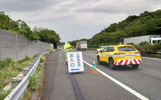 安全パト 東名高速道路上り線路肩規制（御殿場営業所）