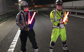 安全パト 横浜横須賀道路下り線走行車線規制（横浜町田営業所）