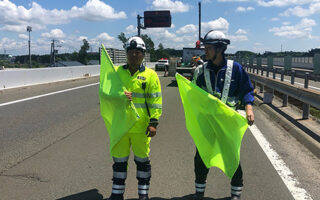 安全パト 道央自動車道下り線追越車線規制（江別営業所）