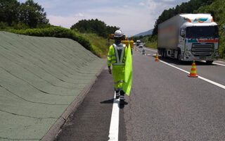 安全パト 中央自動車道上り線追越車線規制（諏訪営業所）