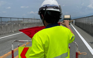 安全パト 中部横断自動車道上下線片側交互通行規制（諏訪営業所）
