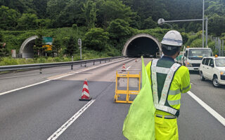 所長パト 上信越自動車道上り線走行車線規制（長野営業所）