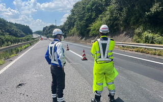 安全パト 東関東自動車道下り線追越車線規制（千葉営業所）