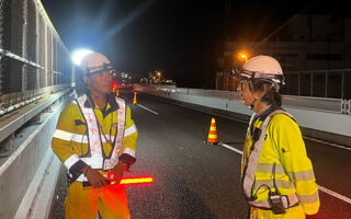 安全パト 小田原厚木道路上り線走行車線規制（平塚営業所）