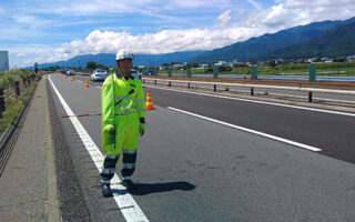 安全パト 中央自動車道下り線車線規制（松本営業所）