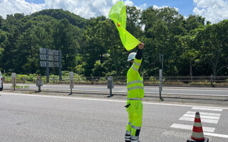 安全パト 札樽自動車道下り線走行車線規制（江別営業所）