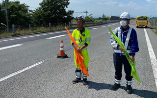 安全パト 道央自動車道上り線追越車線規制（江別営業所）