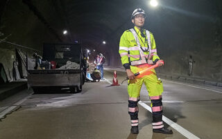 安全パト 阪神高速31号新神戸TN上り線車線規制（西宮営業所・神戸西営業所合同）