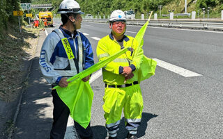 支社長パト 関越自動車道下り線登坂車線規制（高崎営業所）