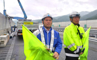 安全パト 中央自動車道上り線走行車線規制（松本営業所）