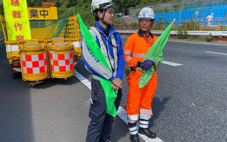 安全パト 中央自動車道下り線登坂車線規制（八王子維持営業所）