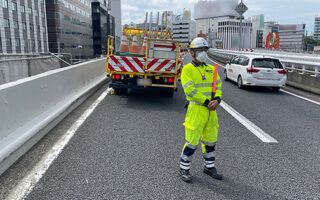 安全パト 首都高速道路1号上野線上り線車線規制（加平営業所）