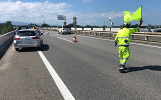安全パト 道央自動車道上り線走行車線規制（江別営業所）