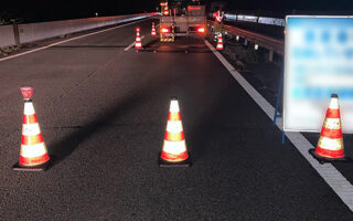 安全パト 中央自動車道下り線追越車線規制（甲府営業所）