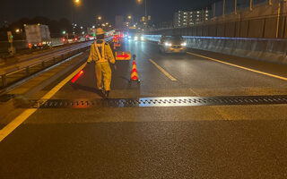 所長パト 東京外環自動車道外回り追越車線規制（加平営業所）