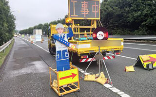 安全パト 東名高速道路上り線走行車線規制（御殿場営業所）
