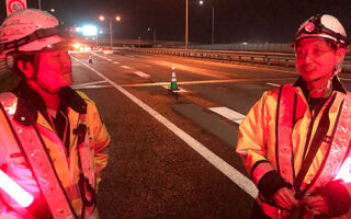 設置パト 道央自動車道下り線走行車線規制（江別営業所）