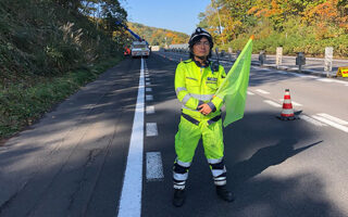 安全パト 札樽自動車道下り線走行車線規制（江別営業所）