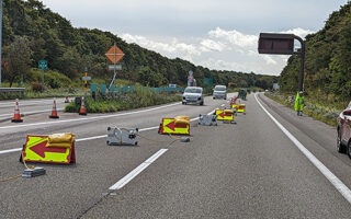 所長パト 道央自動車道上下線対面通行規制（江別営業所）