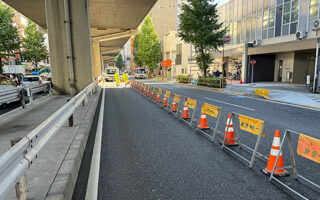 所長パト 国道246号下り線追越車線規制（港北営業所）