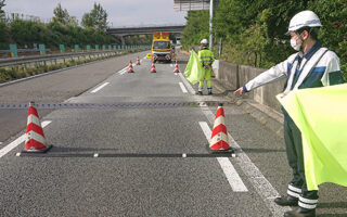 所長パト 中央自動車道上り線走行車線規制（甲府営業所）