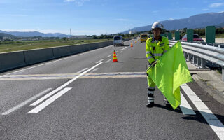 所長パト 中央自動車道　下り線追越車線規制（諏訪営業所）